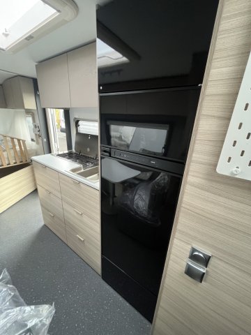 Adria Altea 552 PK 60Y 2 beds - Photo 9