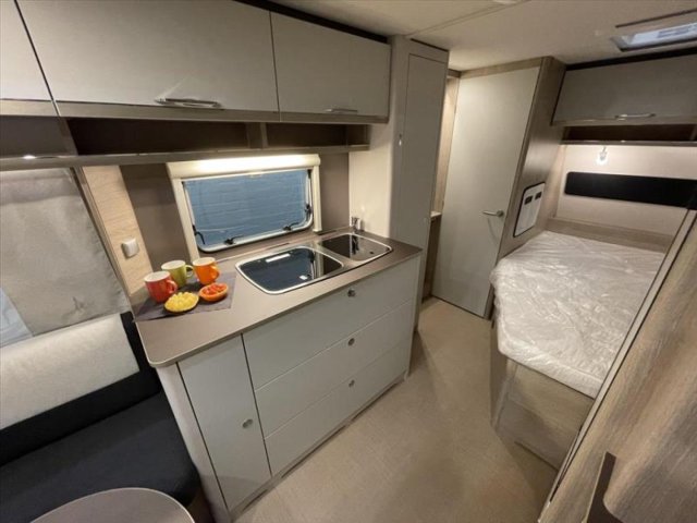 Burstner Caravane PREMIO - Photo 2