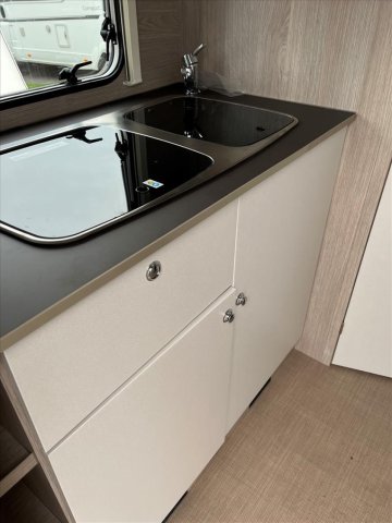 Burstner Premio Life 425 TS - Photo 1