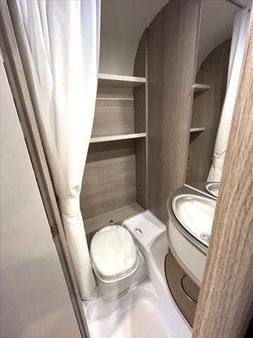 Burstner Premio Life 425 TS - Photo 8