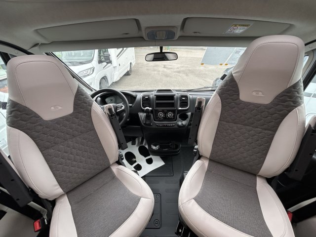 Adria Matrix 650 DC Limited Edition 60 Years 650dc 60ans boite auto - Photo 26