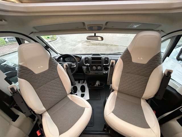 Adria Matrix 650 DL 60Y 650dl 60ans / boite auto tout équipé - Photo 6