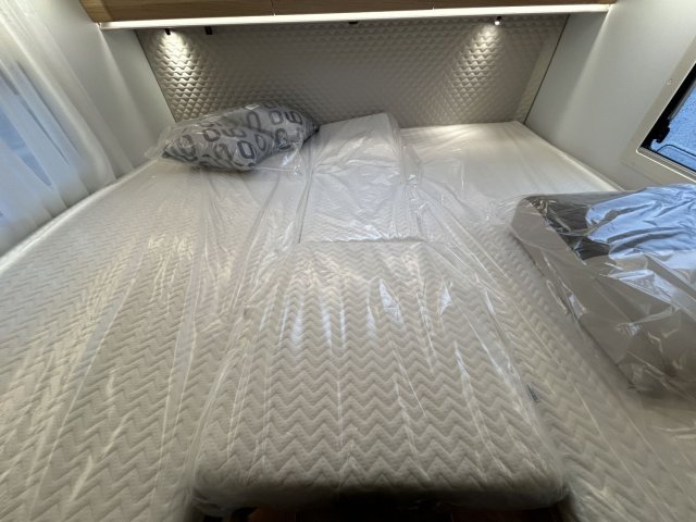 Adria Matrix 650 DL 60Y 650dl 60ans / boite auto tout équipé - Photo 17