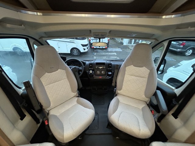 Adria Matrix Axess 600 DT 600dt tout équipé - Photo 12