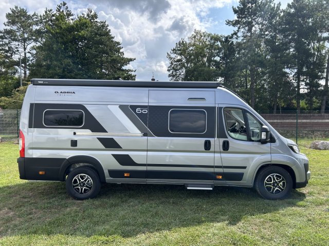 Adria Twin Sports 640 SGX 60eme Anniversaire 640sgx 60ans boite auto tout équipé - Photo 3