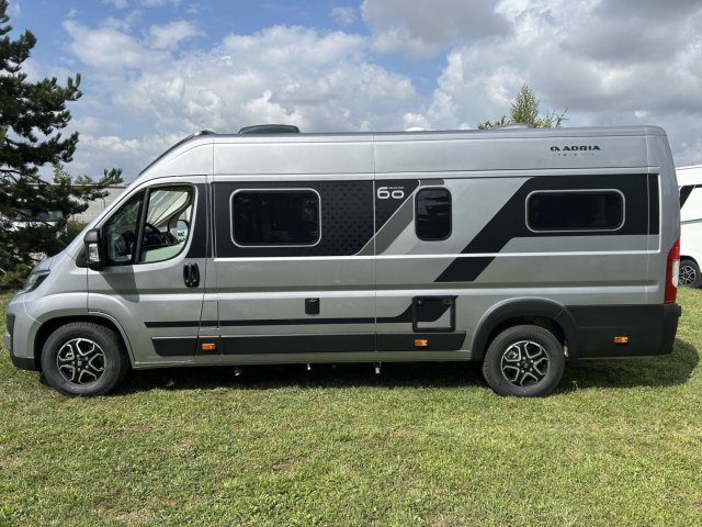 Adria Twin Sports 640 SGX 60eme Anniversaire 640sgx 60ans boite auto tout équipé - Photo 7