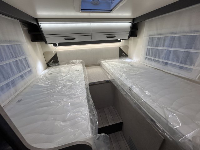 Mc Louis MC4 365 ford boite auto 165cv tout équipé - Photo 18