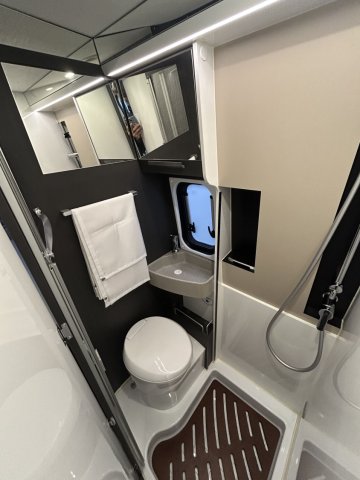 Mc Louis Menfys Van 3 Prestige tout équipé boite auto - Photo 25