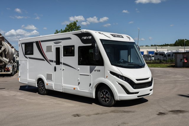 Mc Louis Nevis 870 870G BOITE AUTO 180CV Neuf
