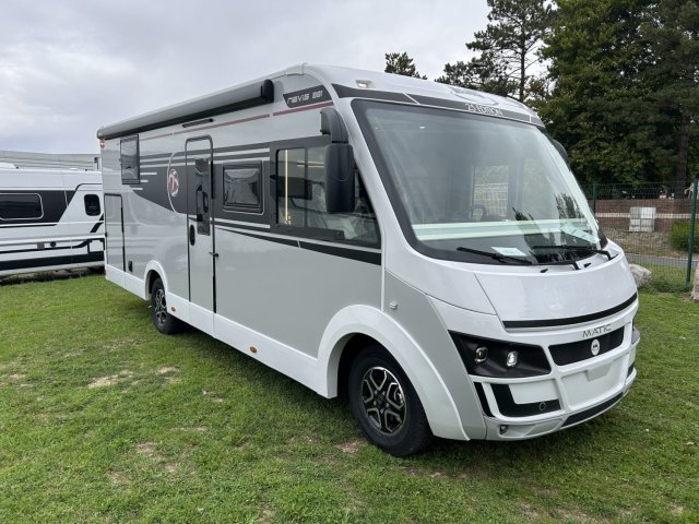 Mc Louis Nevis 881 25 ans boite auto tout équipé Neuf