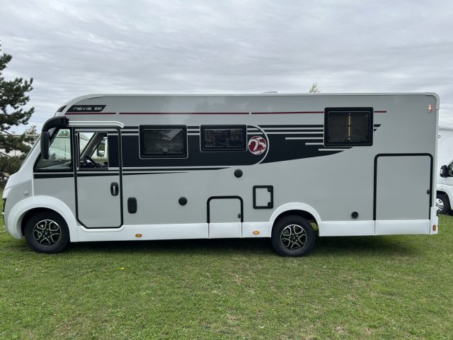 Mc Louis Nevis 881 25 ans boite auto tout équipé - Photo 6