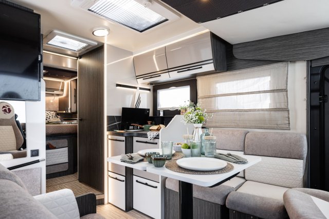 Mc Louis Nevis 881 25 ans boite auto tout équipé - Photo 20