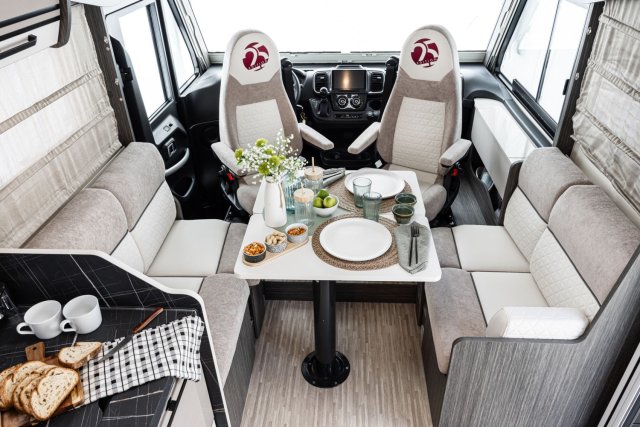 Mc Louis Nevis 881 25 ans boite auto tout équipé - Photo 23