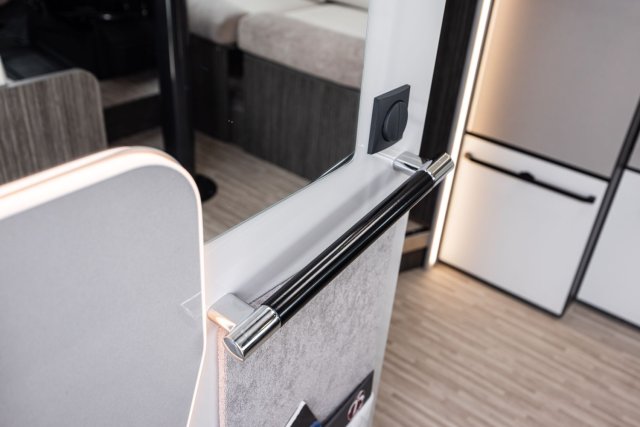 Mc Louis Nevis 881 25 ans boite auto tout équipé - Photo 37