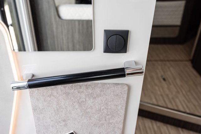 Mc Louis Nevis 881 25 ans boite auto tout équipé - Photo 39