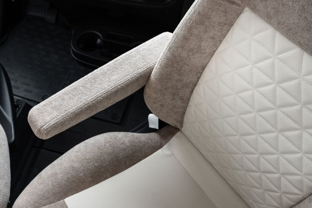 Mc Louis Nevis 881 25 ans boite auto tout équipé - Photo 80