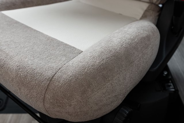 Mc Louis Nevis 881 25 ans boite auto tout équipé - Photo 81