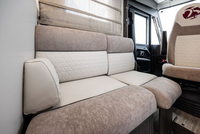 Mc Louis Nevis 881 25 ans boite auto tout équipé - Photo 109