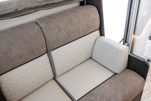 Mc Louis Nevis 881 25 ans boite auto tout équipé - Photo 117