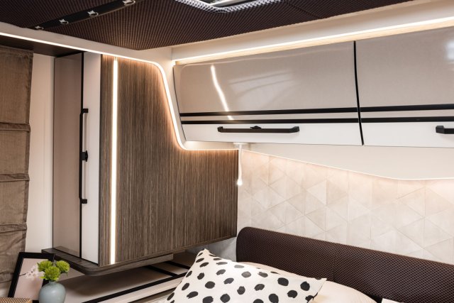 Mc Louis Nevis 881 25 ans boite auto tout équipé - Photo 138