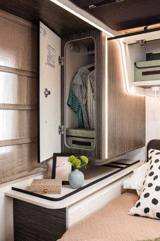 Mc Louis Nevis 881 25 ans boite auto tout équipé - Photo 145