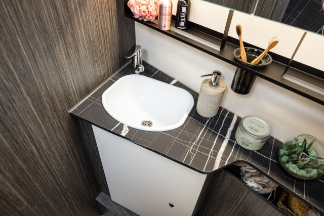 Mc Louis Nevis 881 25 ans boite auto tout équipé - Photo 162