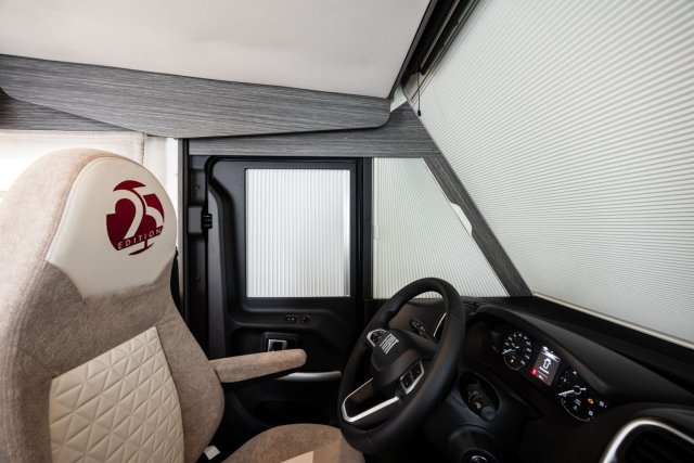 Mc Louis Nevis 881 25 ans boite auto tout équipé - Photo 190