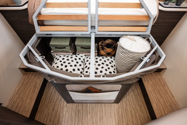 Mc Louis Nevis 881 25 ans boite auto tout équipé - Photo 194