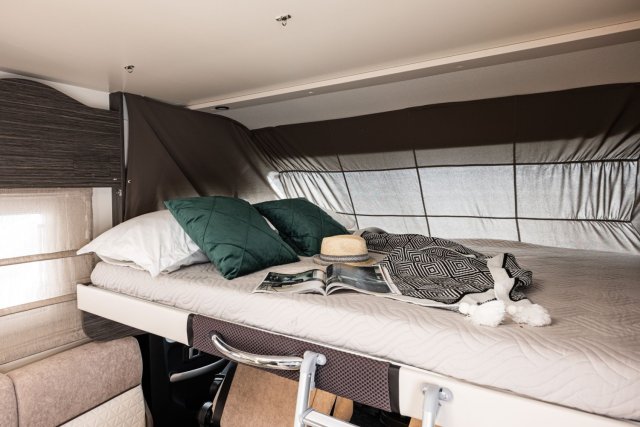 Mc Louis Nevis 881 25 ans boite auto tout équipé - Photo 199