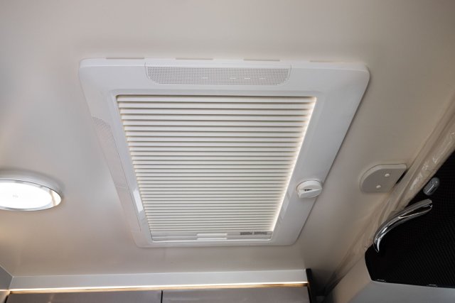 Mc Louis Nevis 881 25 ans boite auto tout équipé - Photo 223