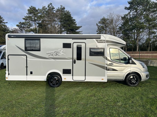 Mc Louis Yearling 81 G mc4 81g – (boîte auto) – 4 places – ultra équipé lit central - Photo 2