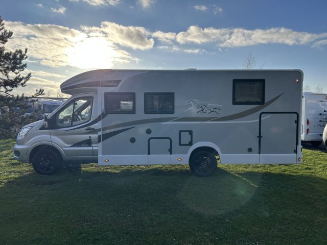 Mc Louis Yearling 81 G mc4 81g – (boîte auto) – 4 places – ultra équipé lit central - Photo 6