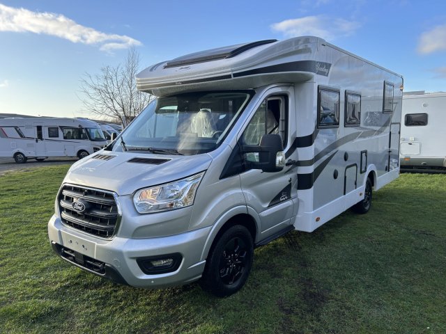 Mc Louis Yearling 81 G mc4 81g – (boîte auto) – 4 places – ultra équipé lit central - Photo 7