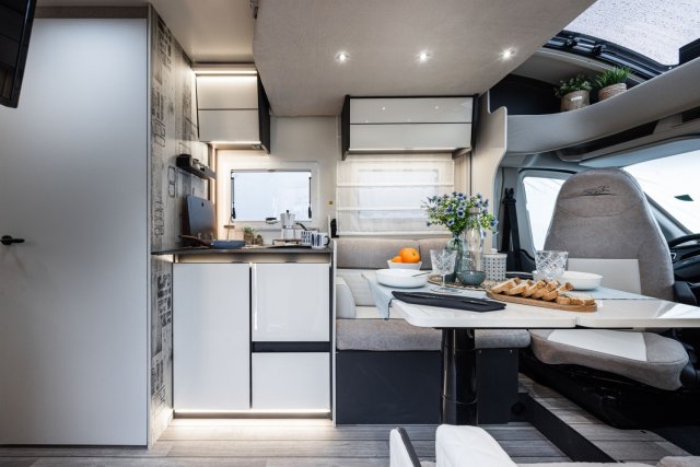 Mc Louis Yearling 81 G mc4 81g – (boîte auto) – 4 places – ultra équipé lit central - Photo 22