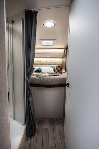 Mc Louis Yearling 81 G mc4 81g – (boîte auto) – 4 places – ultra équipé lit central - Photo 60