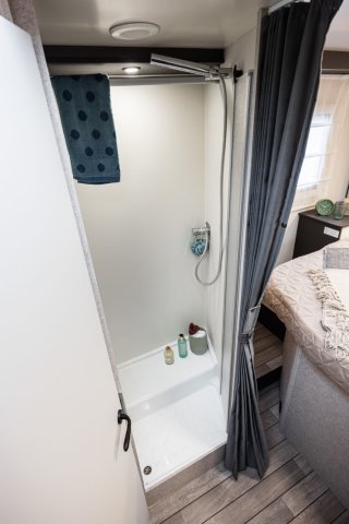 Mc Louis Yearling 81 G mc4 81g – (boîte auto) – 4 places – ultra équipé lit central - Photo 69