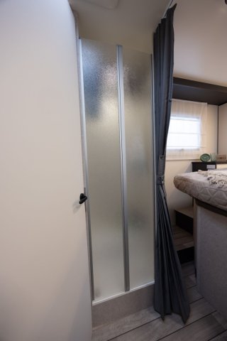 Mc Louis Yearling 81 G mc4 81g – (boîte auto) – 4 places – ultra équipé lit central - Photo 71