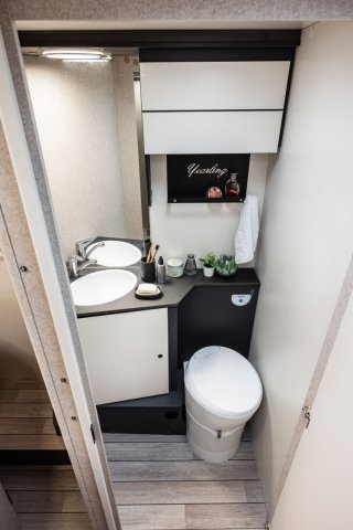 Mc Louis Yearling 81 G mc4 81g – (boîte auto) – 4 places – ultra équipé lit central - Photo 74