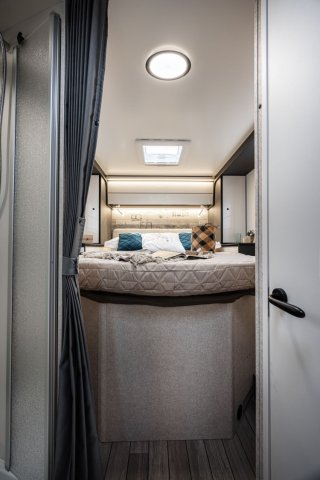 Mc Louis Yearling 81 G mc4 81g – (boîte auto) – 4 places – ultra équipé lit central - Photo 99