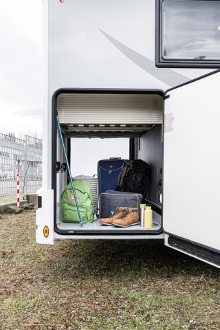 Mc Louis Yearling 81 G mc4 81g – (boîte auto) – 4 places – ultra équipé lit central - Photo 114