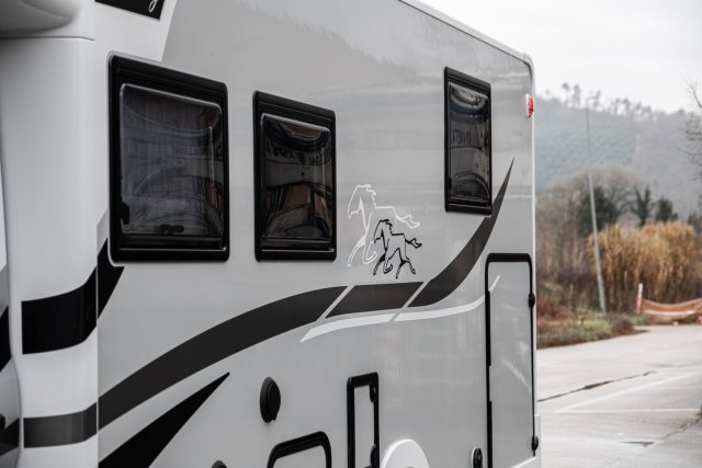 Mc Louis Yearling 81 G mc4 81g – (boîte auto) – 4 places – ultra équipé lit central - Photo 146