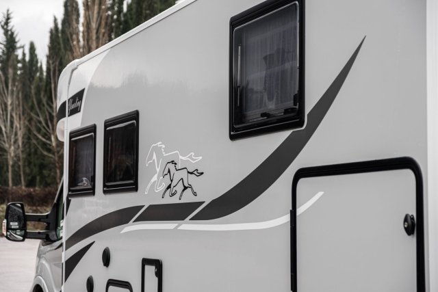 Mc Louis Yearling 81 G mc4 81g – (boîte auto) – 4 places – ultra équipé lit central - Photo 152