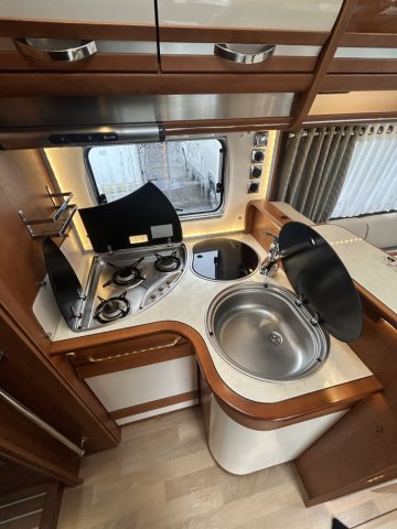 Rapido 9005 DFH Design Edition / tout équipé boite auto - Photo 17