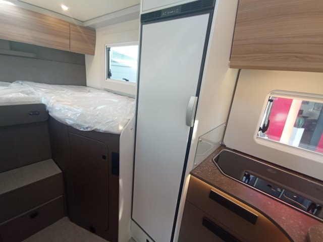 Burstner Camping-Car t690 td B66 - Photo 6