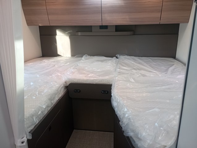 Burstner Camping-Car t690 td B66 - Photo 7