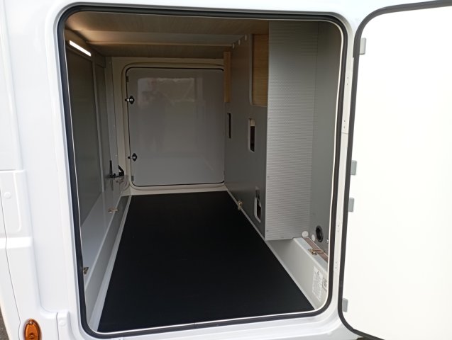 Rapido 666 F 65 ANS - Photo 4