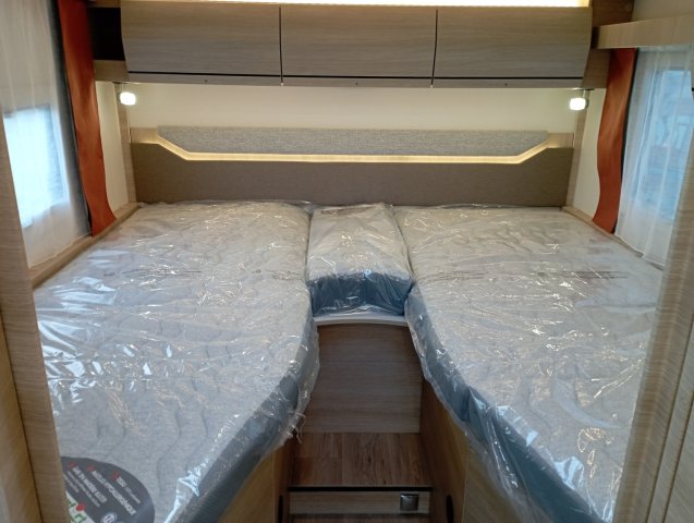 Rapido 666 F 65 ANS - Photo 10