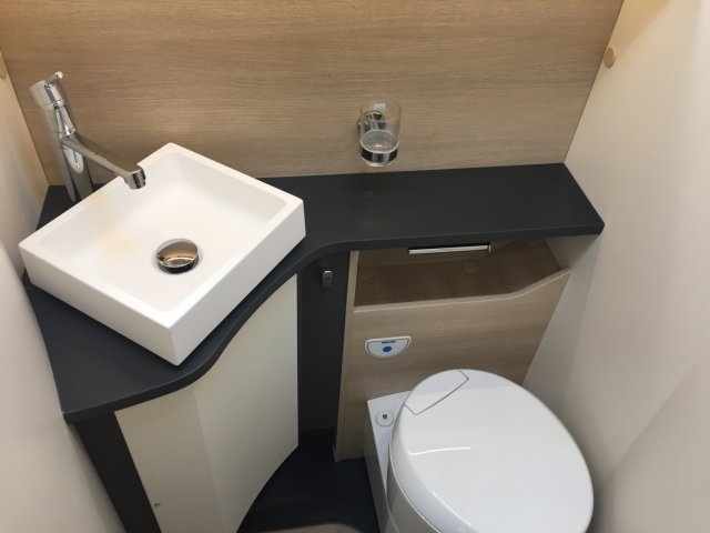 Rapido 696 F 65 Ans - Photo 8