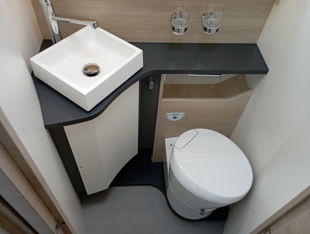 Rapido 896 F 896f EVO-LINE - Photo 9