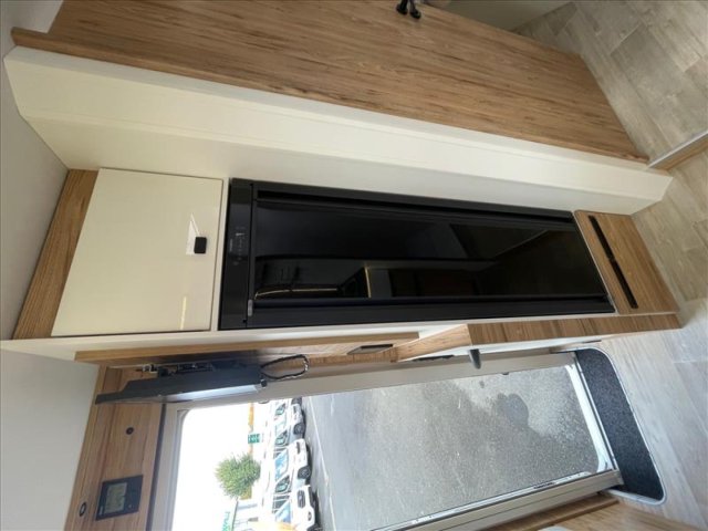 Bavaria Initial I720FC Nomade Plus + - Photo 5